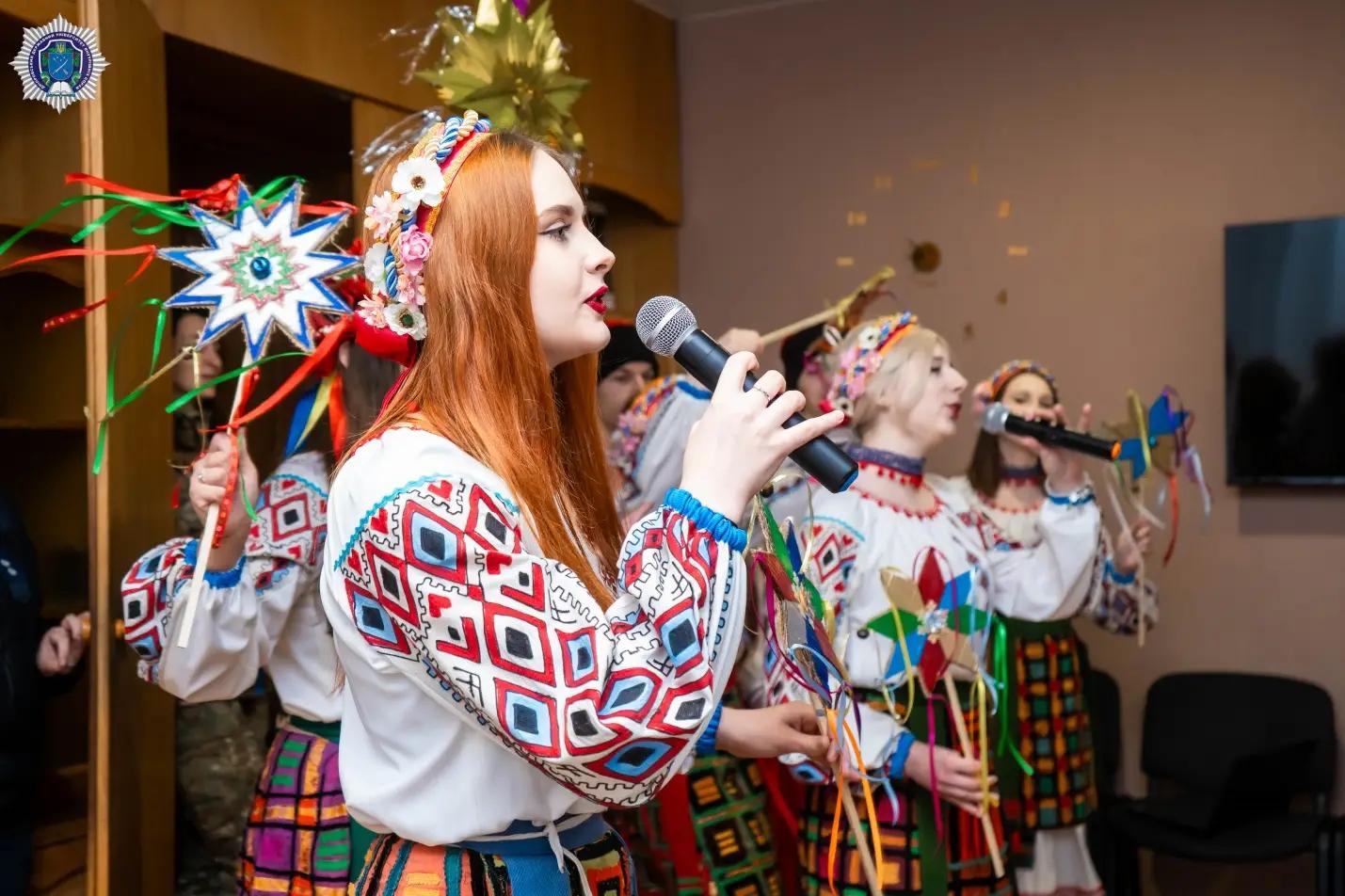 Описание: \\192.168.1.234\g\2024 рік\12. Грудень\19.12.2024 Ліцей колядки,виїзд до гостей\инст\DSC03423.JPG