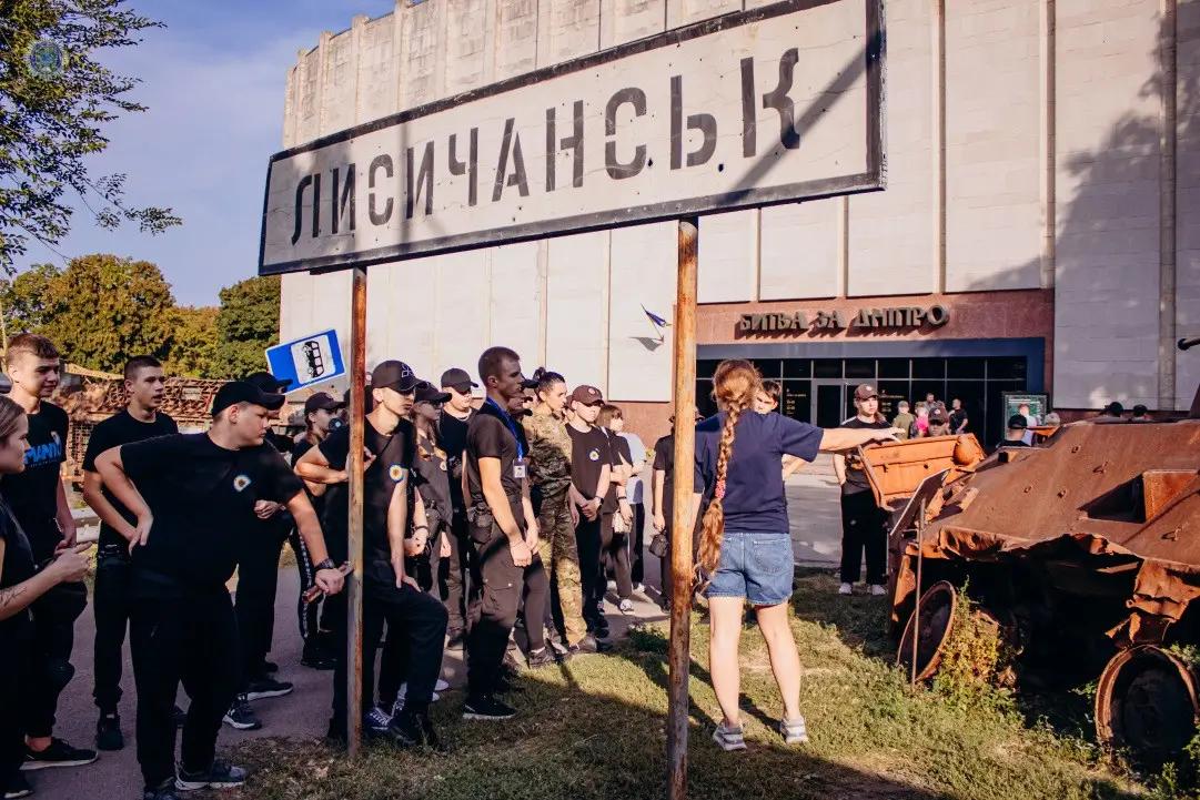 Dnipro Lyceum Students Visit ATO Museum