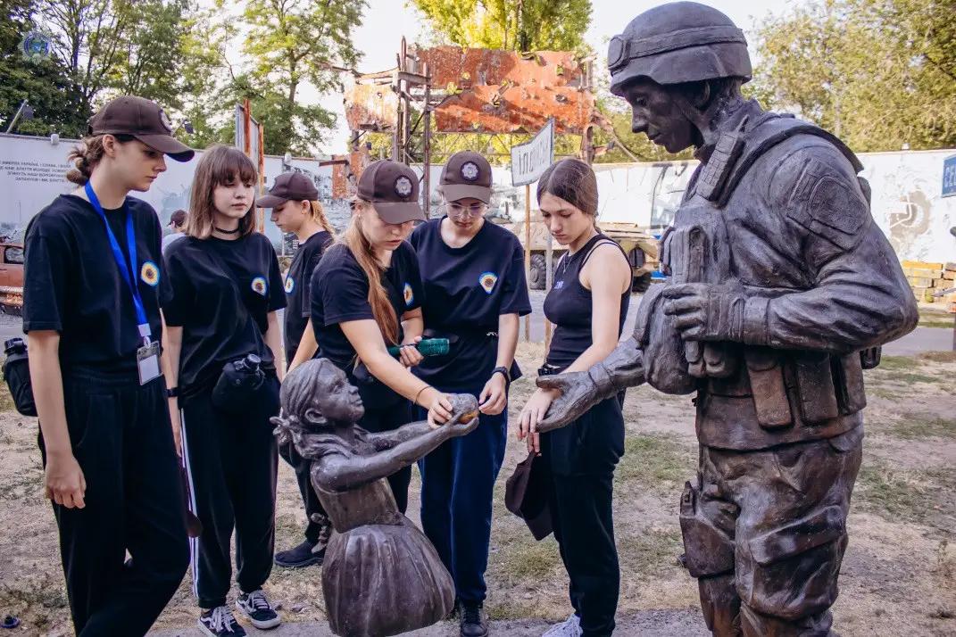 Dnipro Lyceum Students Visit ATO Museum