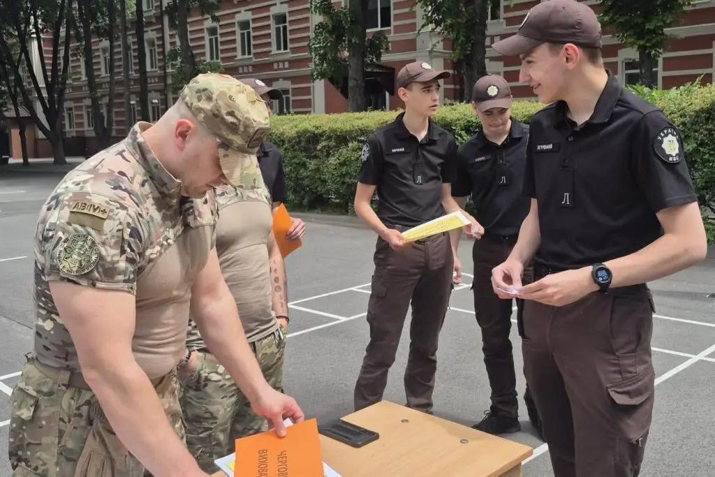 Описание: C:\Users\Rostyslav\Desktop\Ліцей\день навиворіт\3.jpg